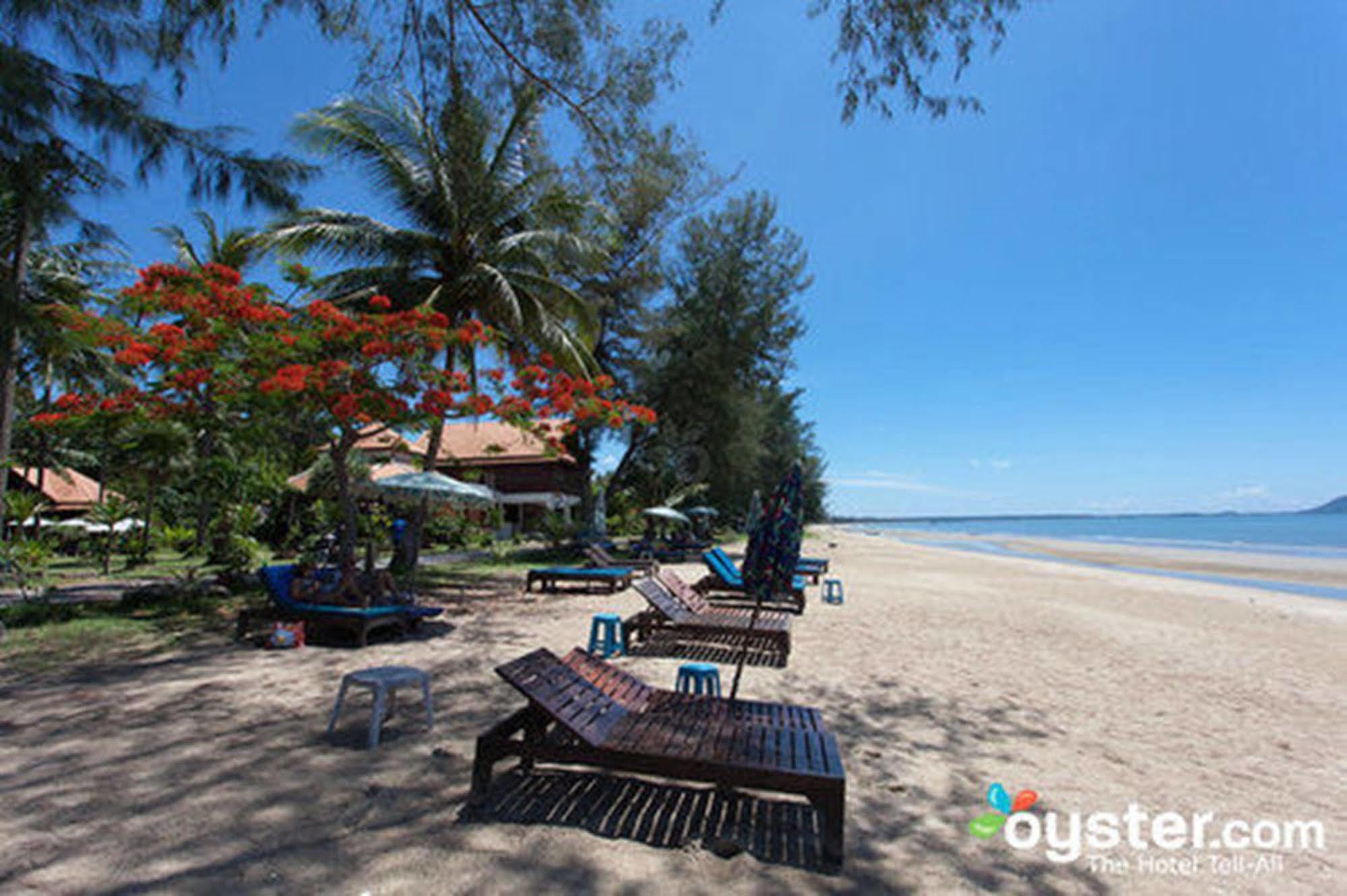 Coral Hotel Bangsaphan Bang Saphan Exteriör bild